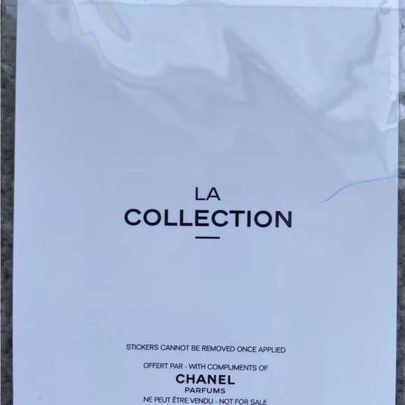 Chanel Gold and White Embroidered Patches - Picture 2 of 3